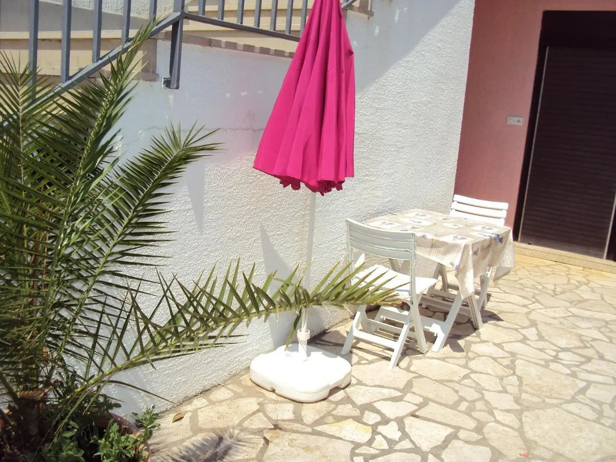 Apartments With A Parking Space Pula - 6985 克罗地亚